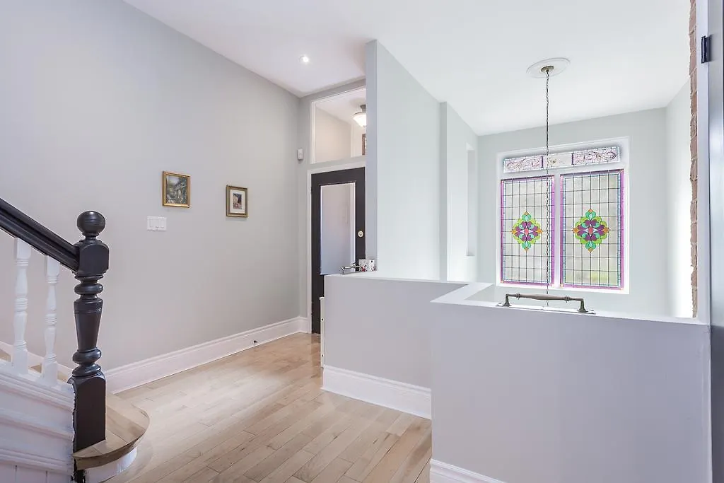 ** Pensión Residential Luxury Rental Toronto Canadá