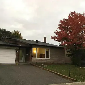 Guest house Private 5 Min Finch West Subway - York, Toronto