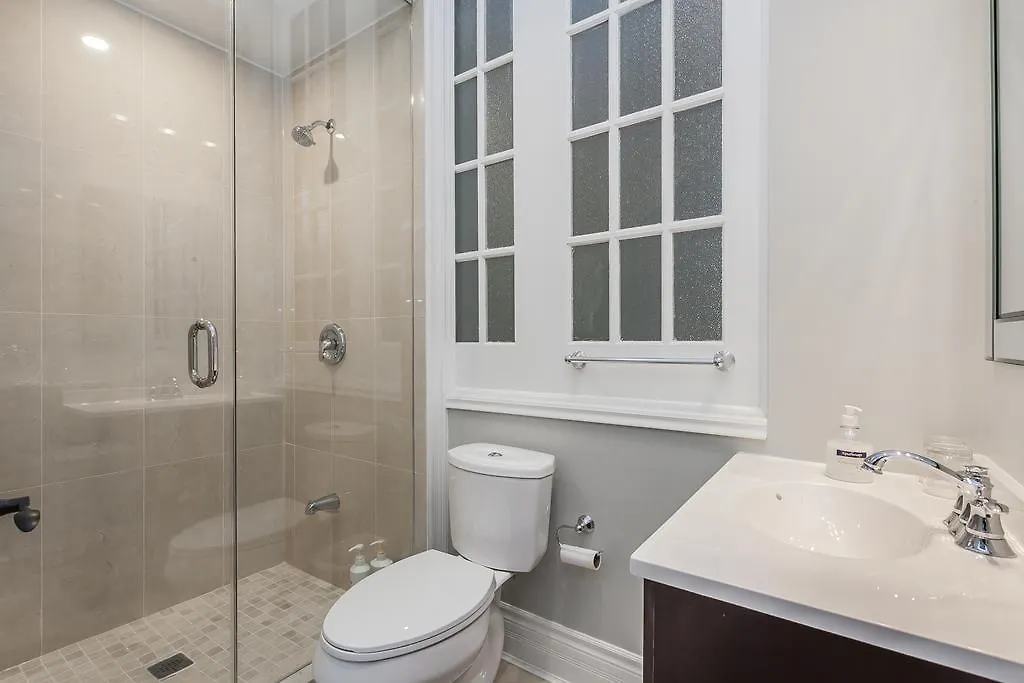 Residential Luxury Rental Toronto 2*,